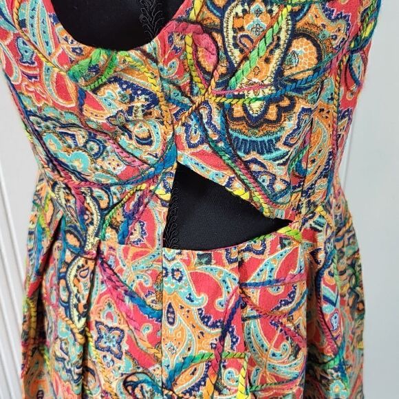 Beautifully Cut Out Dress - Picture 8 of 11